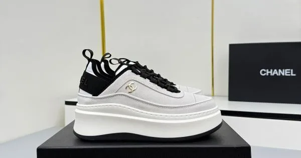 2025FW 毎年完売必至の定番 CHANEL シャネル カジュアルシューズ 商品画像 11