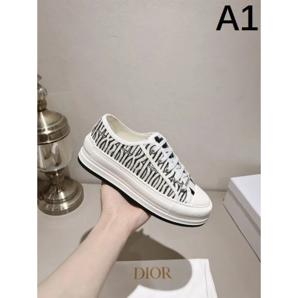 2025SS DIOR ディオール モダンスタイル レディース用 カジュアルシューズ 商品画像 1