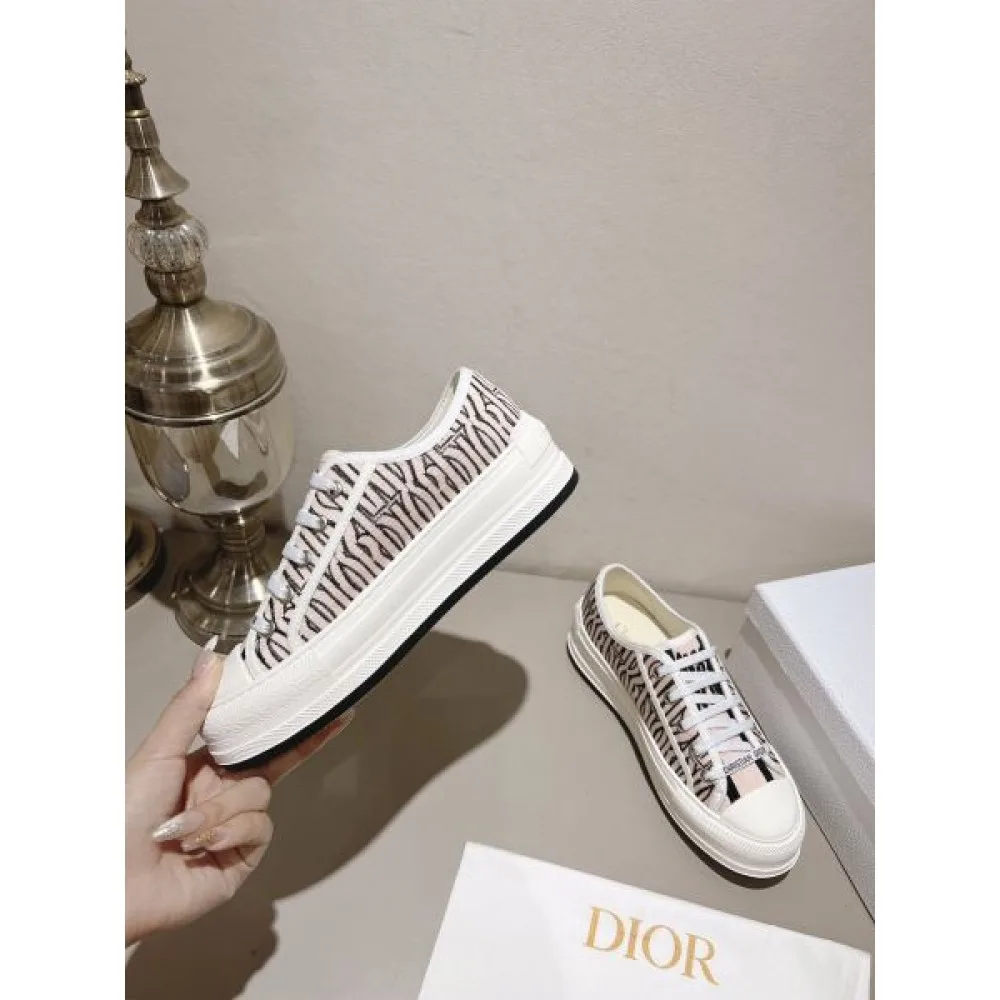 2025SS DIOR ディオール モダンスタイル レディース用 カジュアルシューズ 商品画像 3
