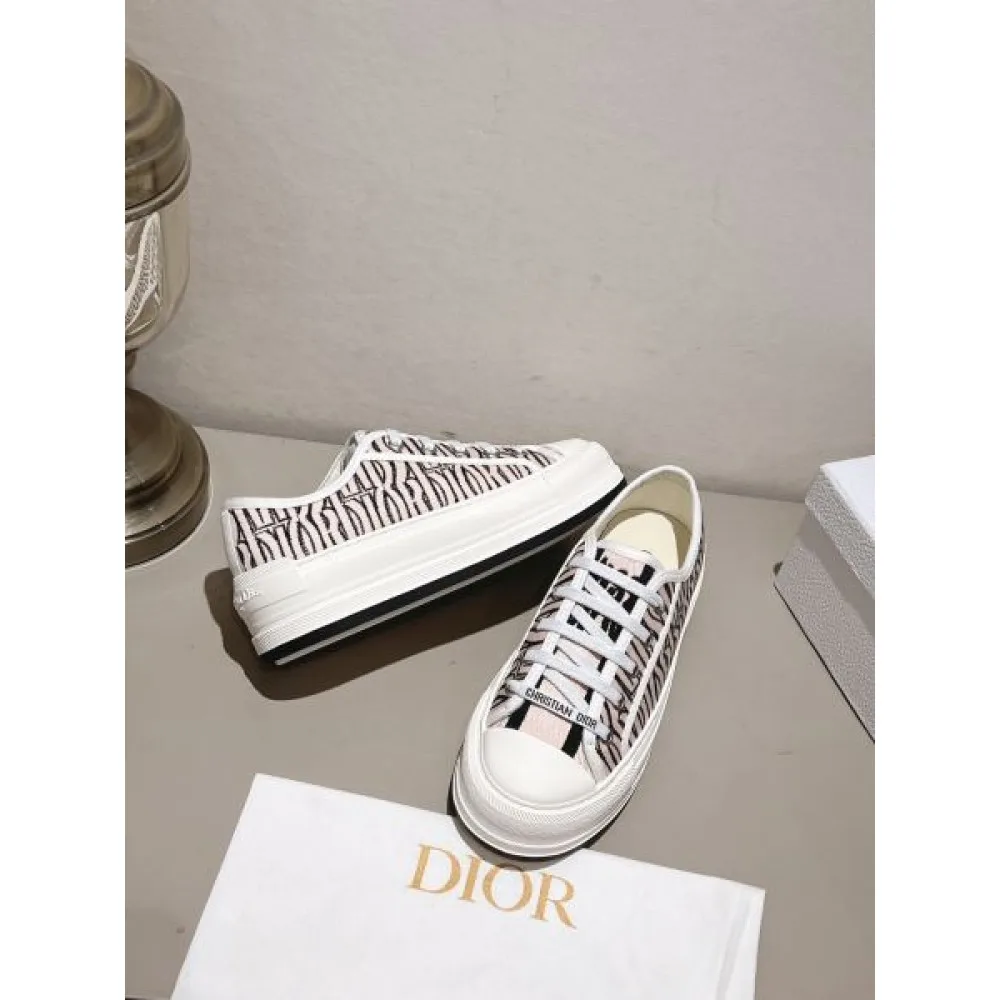 2025SS DIOR ディオール モダンスタイル レディース用 カジュアルシューズ 商品画像 4