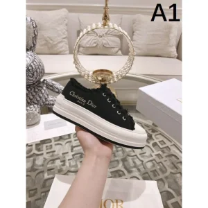 2025SS DIOR ディオール 個性を表現する レディース用 カジュアルシューズ 商品画像 1