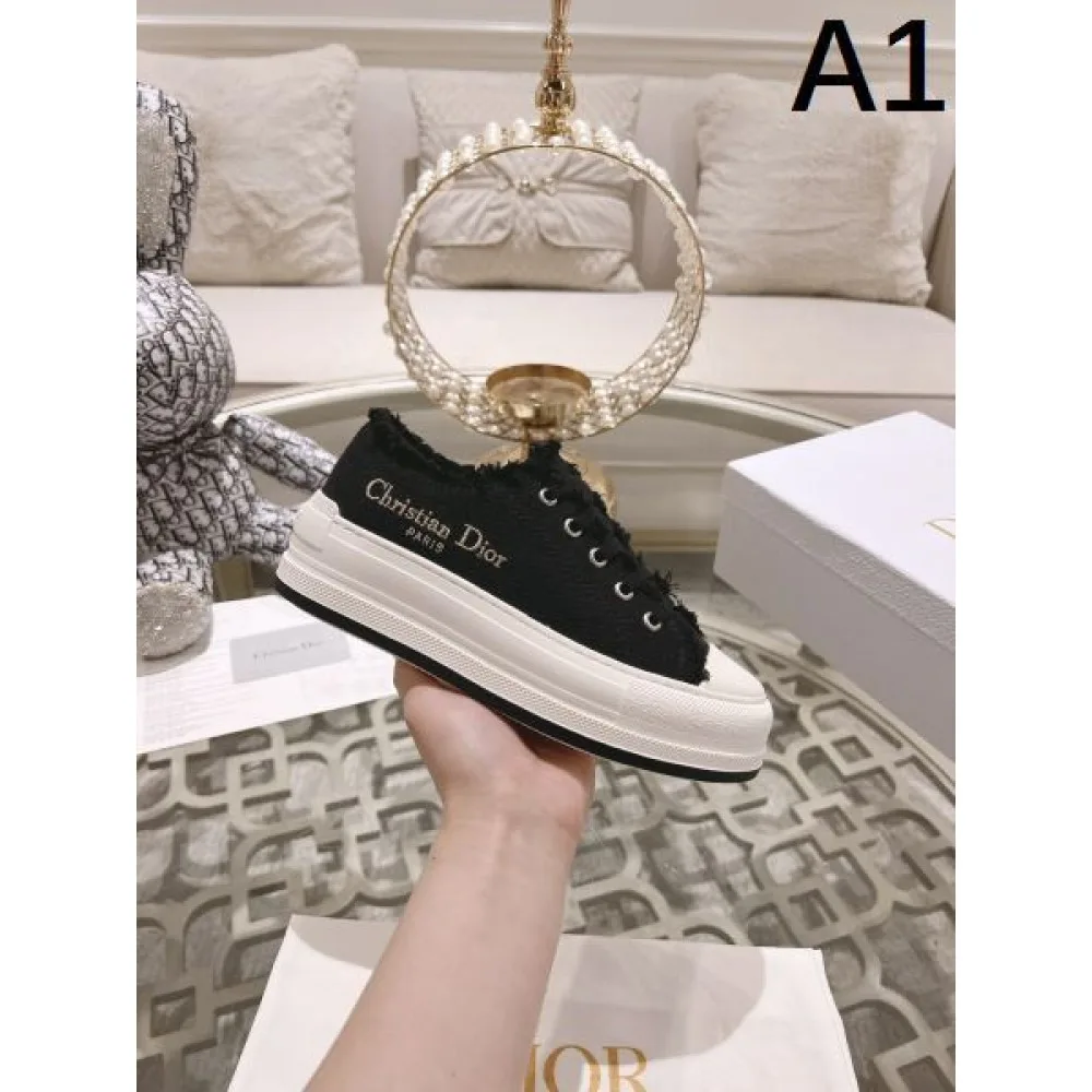 2025SS DIOR ディオール 個性を表現する レディース用 カジュアルシューズ 商品画像 1
