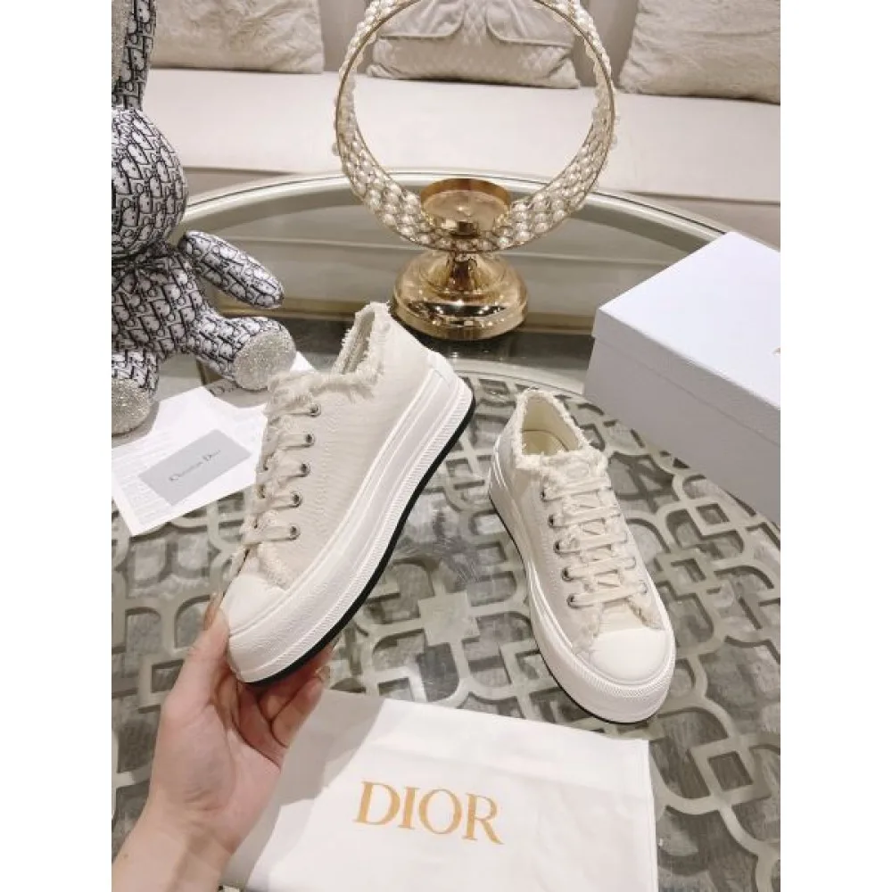 2025SS DIOR ディオール 個性を表現する レディース用 カジュアルシューズ 商品画像 3