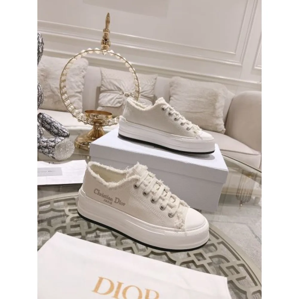 2025SS DIOR ディオール 個性を表現する レディース用 カジュアルシューズ 商品画像 4