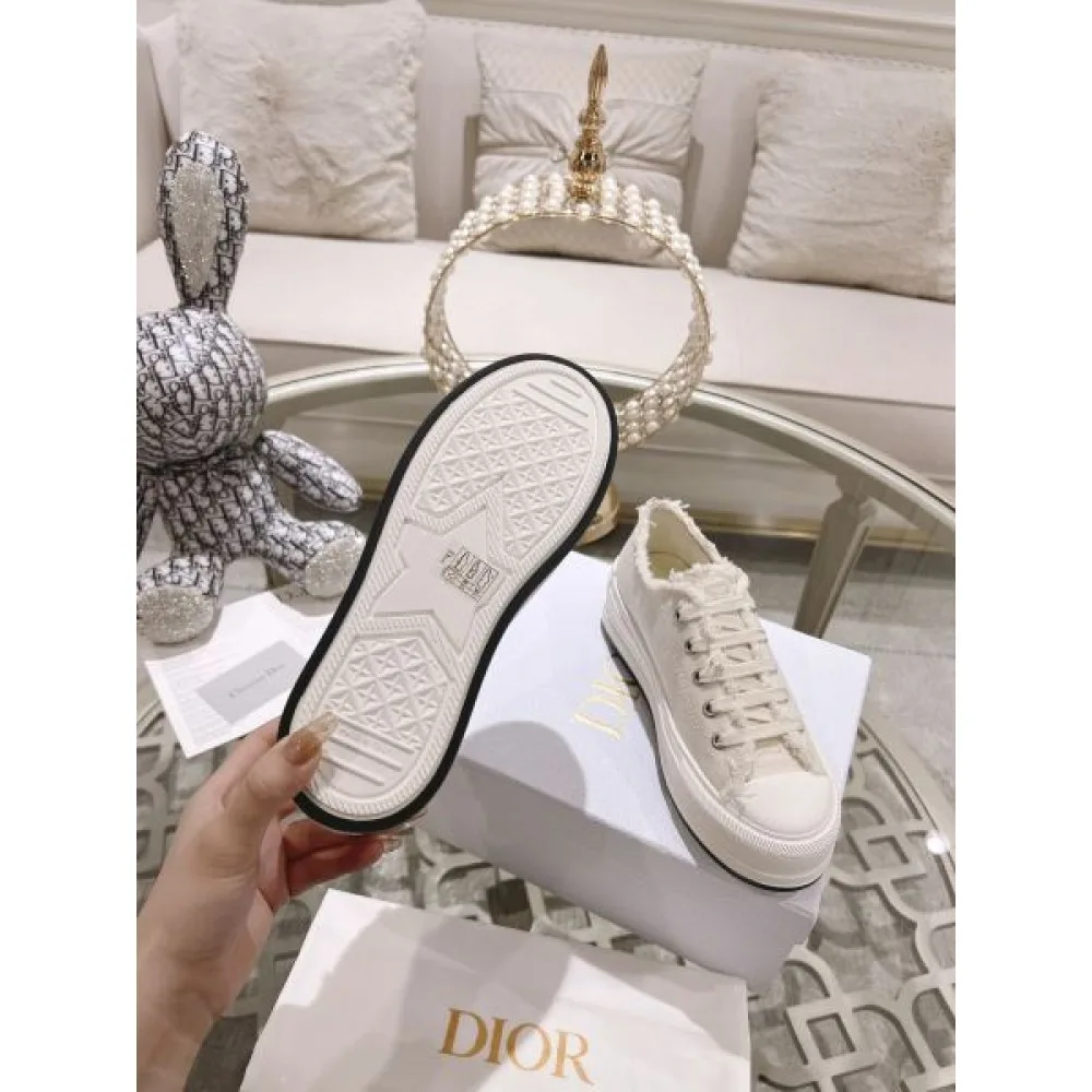 2025SS DIOR ディオール 個性を表現する レディース用 カジュアルシューズ 商品画像 9
