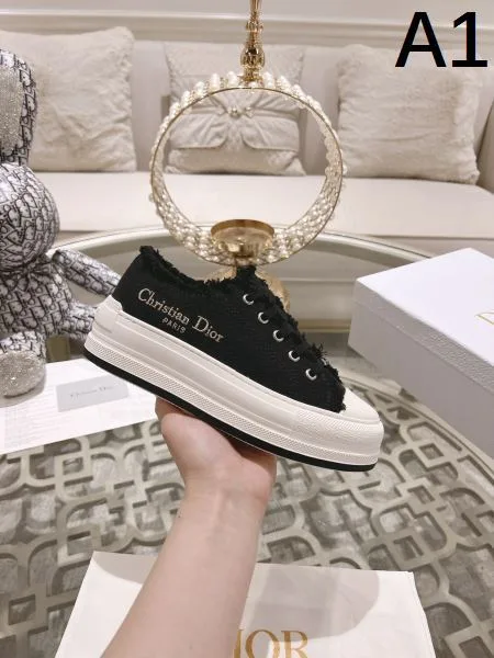 2025SS DIOR ディオール 個性を表現する レディース用 カジュアルシューズ 商品画像 10