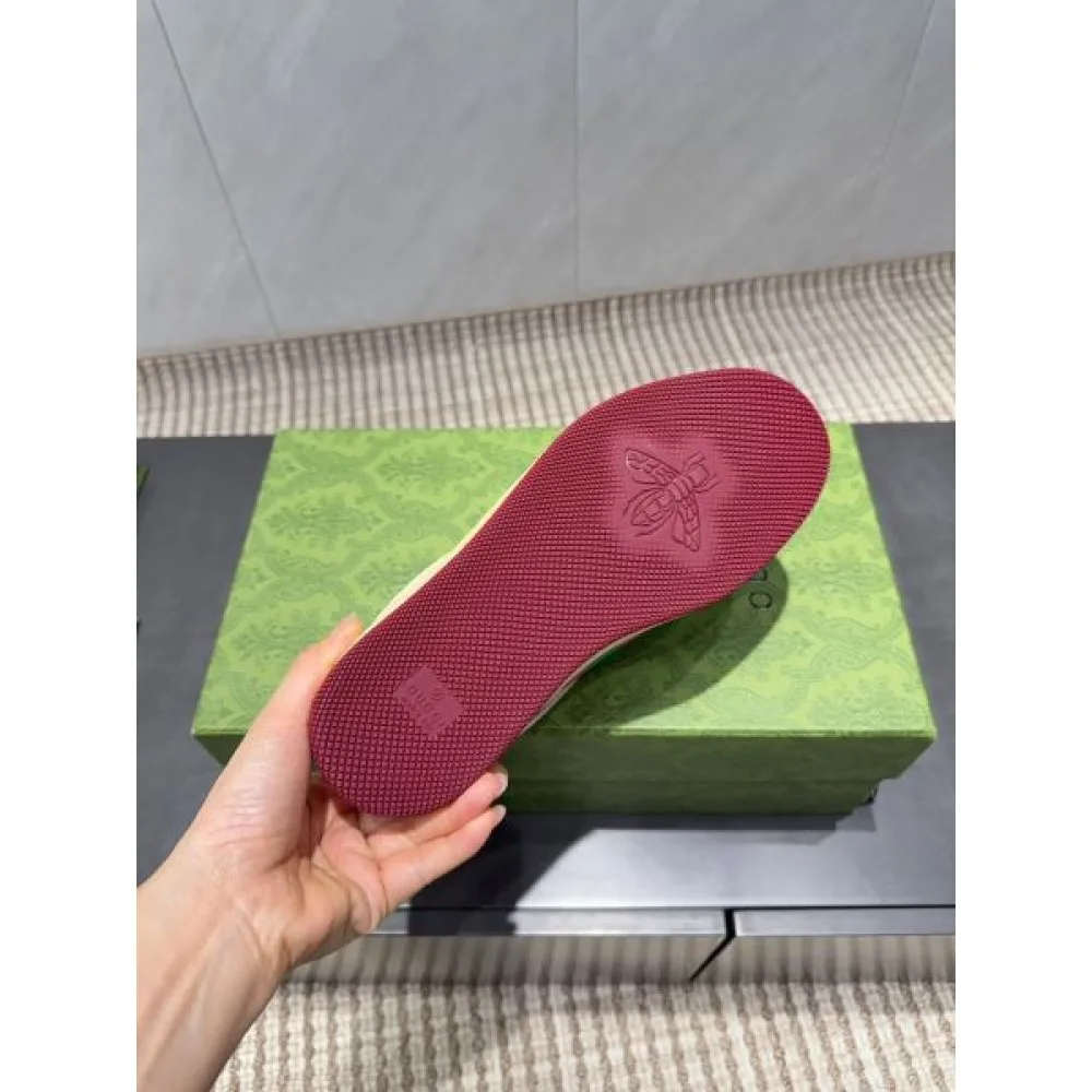 2025FW 快適フィットで人気 GUCCI グッチ カジュアルシューズ 商品画像 9