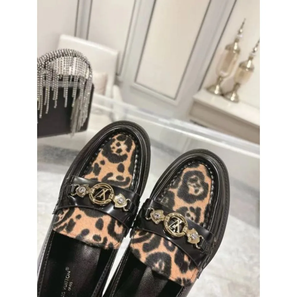 2025SS LOUIS VUITTON ルイヴィトン 定番人気 レディース用 カジュアルシューズ 商品画像 6