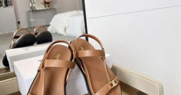 2025SS CELINE セリーヌ シンプルなデザイン レディースサンダル 商品画像 10