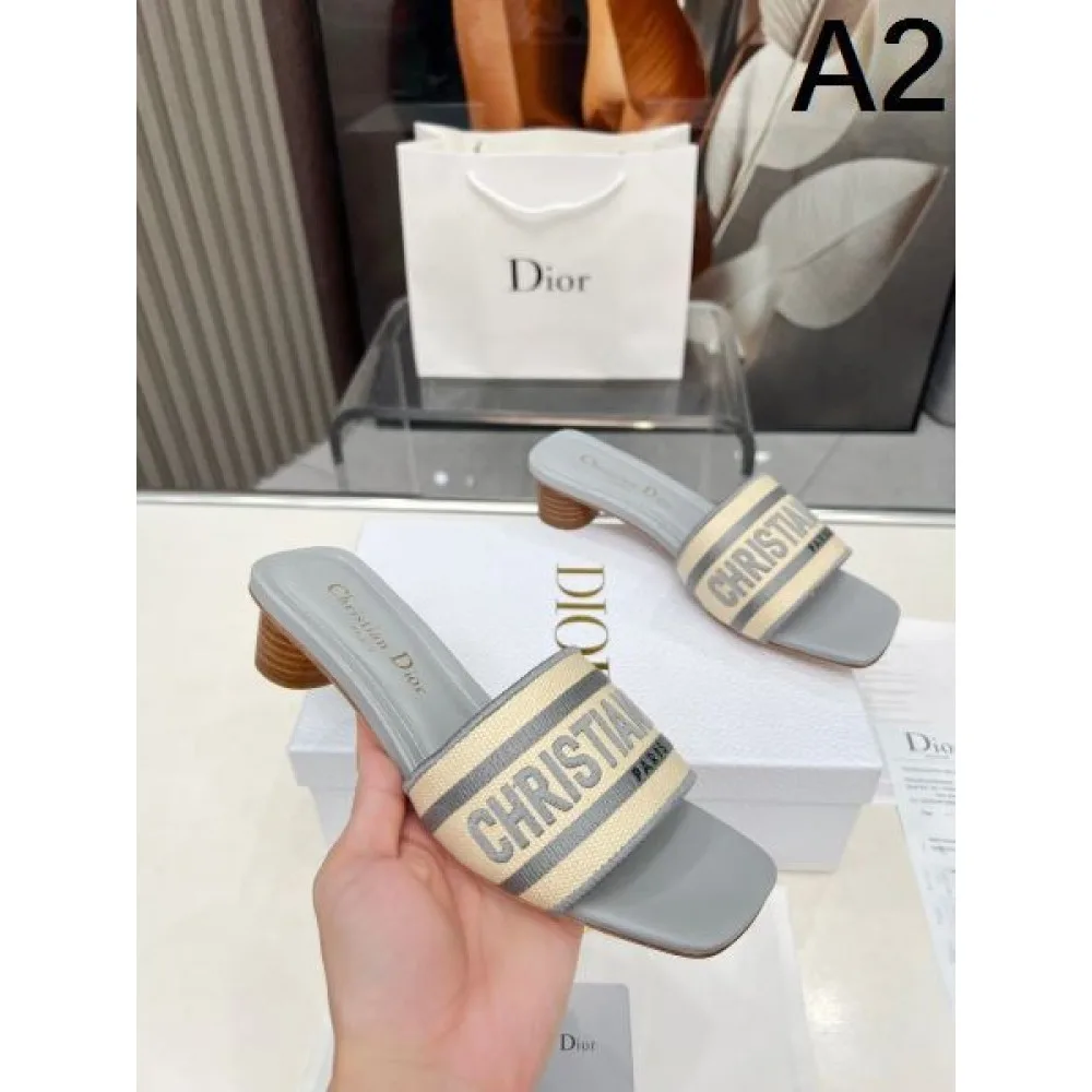 2025SS DIOR ディオール 春夏新作を一気見せ レディースサンダル 商品画像 2