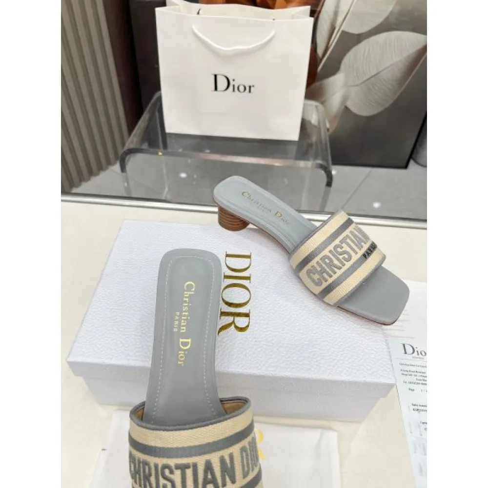 2025SS DIOR ディオール 春夏新作を一気見せ レディースサンダル 商品画像 7