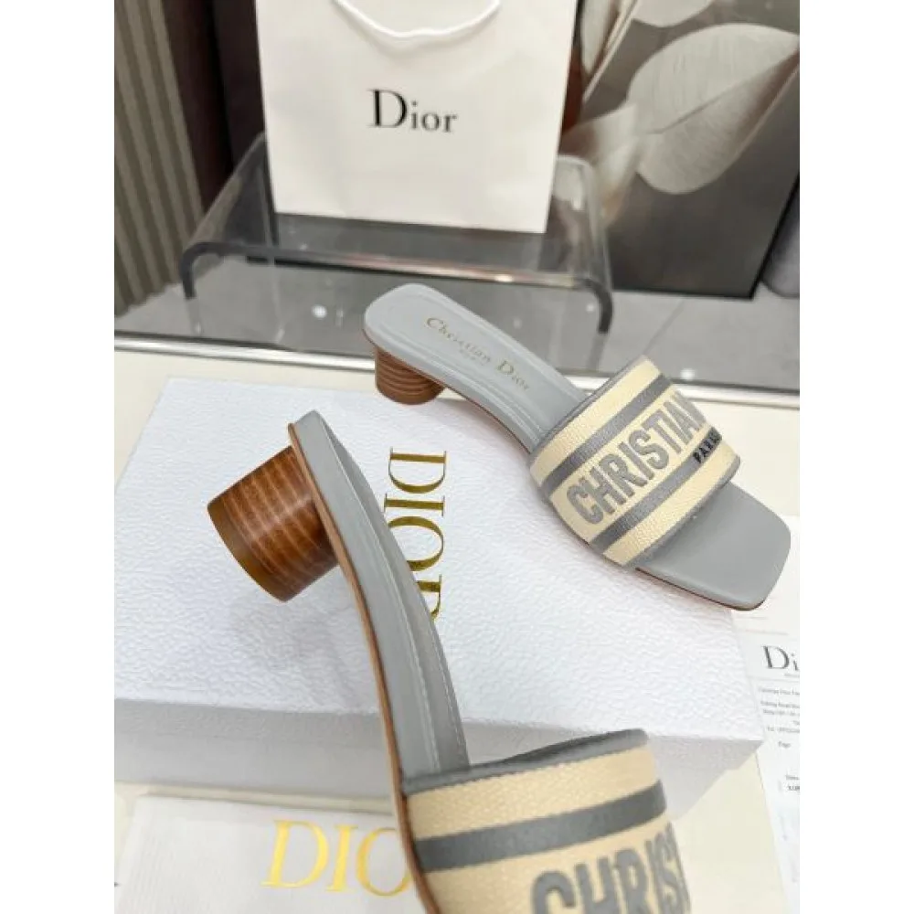 2025SS DIOR ディオール 春夏新作を一気見せ レディースサンダル 商品画像 8