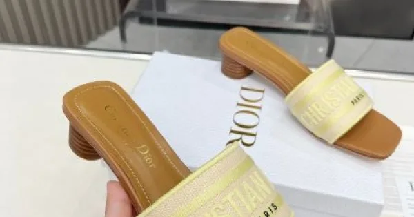 2025SS DIOR ディオール 春夏新作を一気見せ レディースサンダル 商品画像 10