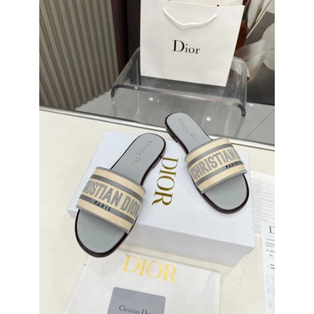 2025SS DIOR ディオール 春夏の最新トレンド レディースサンダル 商品画像 3