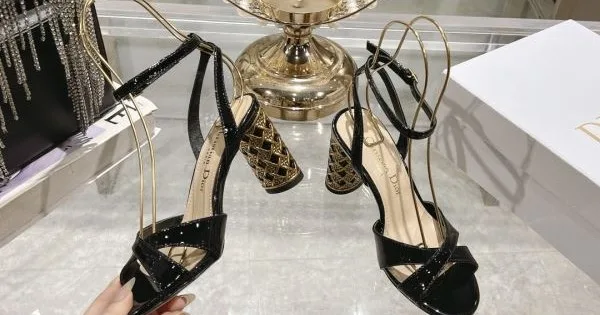2025SS DIOR ディオール 毎シーズン活躍する レディースサンダル 商品画像 12