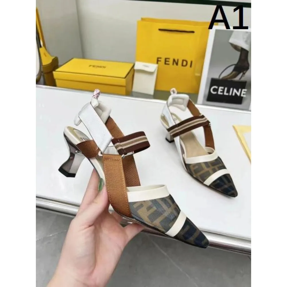 2025SS FENDI フェンデイ 人気にも火をつけて レディースサンダル 商品画像 1
