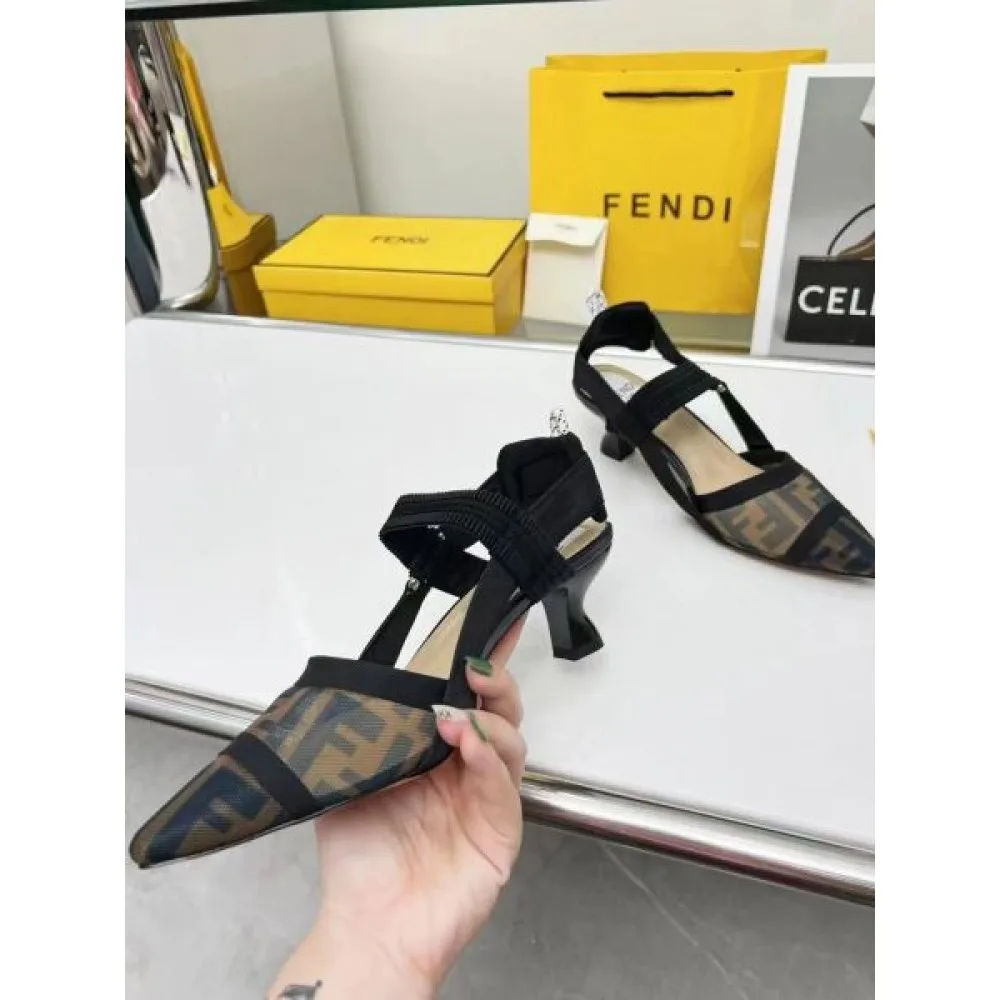 2025SS FENDI フェンデイ 人気にも火をつけて レディースサンダル 商品画像 5