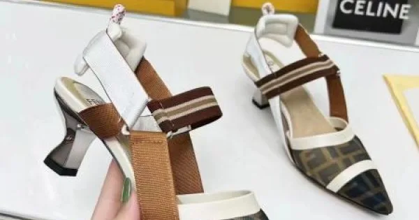 2025SS FENDI フェンデイ 人気にも火をつけて レディースサンダル 商品画像 11