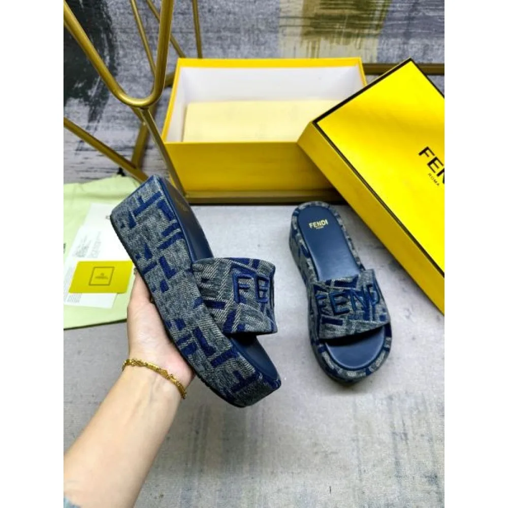 2025SS FENDI フェンデイ 春夏新作セレブ愛用 レディースサンダル 商品画像 1