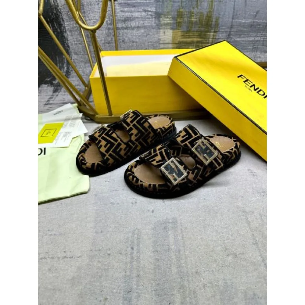 2025SS FENDI フェンデイ 春夏季超人気即完売 レディースサンダル 商品画像 5