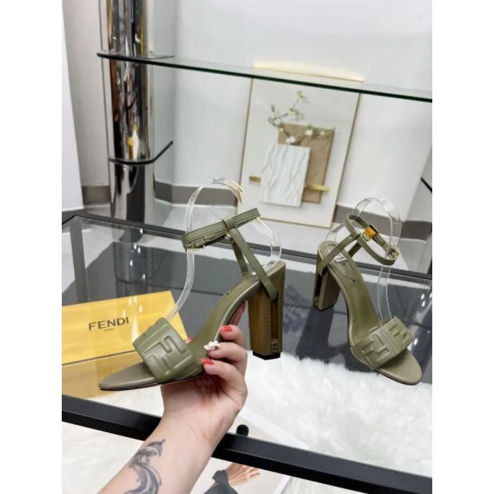 2025SS FENDI フェンデイ 注目されている新品 レディースサンダル 商品画像 4