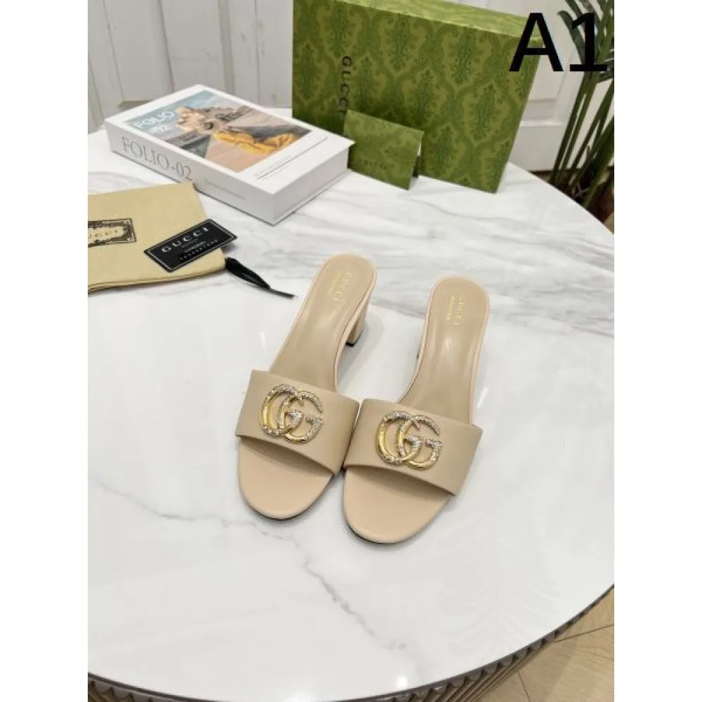 2025SS GUCCI グッチ トレンド感たっぷり レディースサンダル 商品画像 1