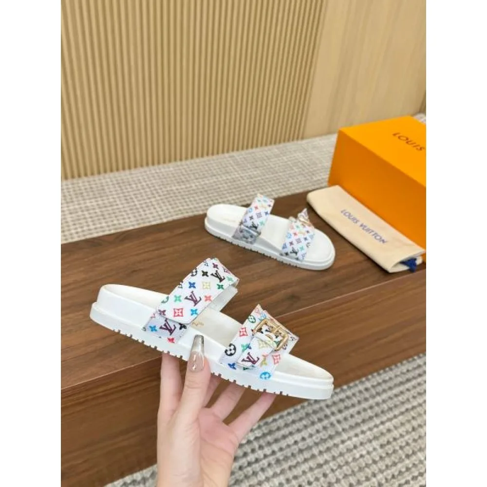 2025SS LOUIS VUITTON ルイヴィトン 大注目早い者勝ち レディースサンダル 商品画像 5