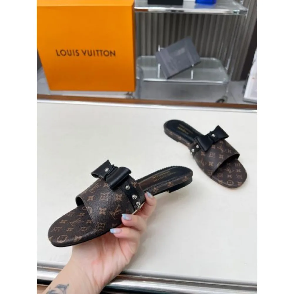 2025SS LOUIS VUITTON ルイヴィトン 今季話題の一級品 レディースサンダル 商品画像 7