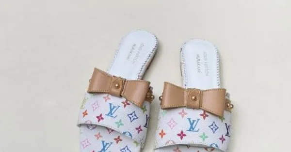2025SS LOUIS VUITTON ルイヴィトン 今季話題の一級品 レディースサンダル 商品画像 11