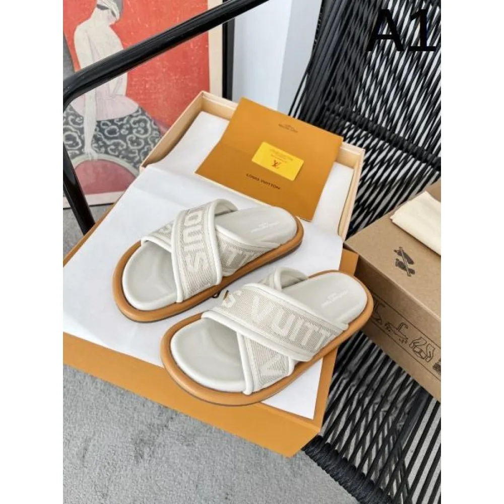 2025SS LOUIS VUITTON ルイヴィトン 今大注目ブランド レディースサンダル 商品画像 1