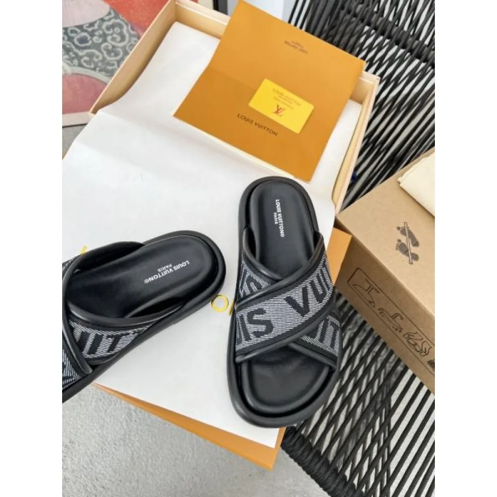 2025SS LOUIS VUITTON ルイヴィトン 今大注目ブランド レディースサンダル 商品画像 6