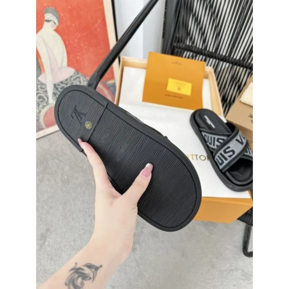 2025SS LOUIS VUITTON ルイヴィトン 今大注目ブランド レディースサンダル 商品画像 9
