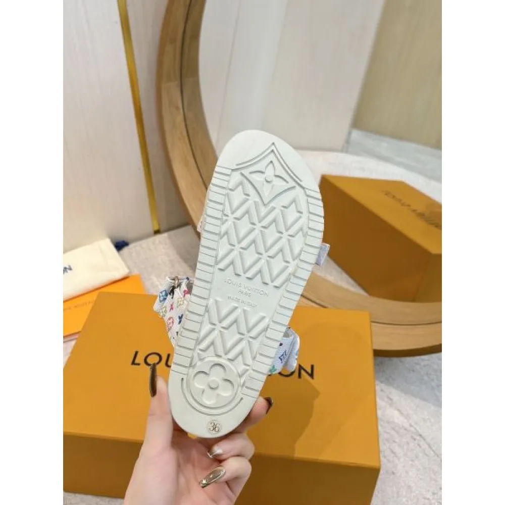 2025SS LOUIS VUITTON ルイヴィトン 着心地の良いお品 レディースサンダル 商品画像 9