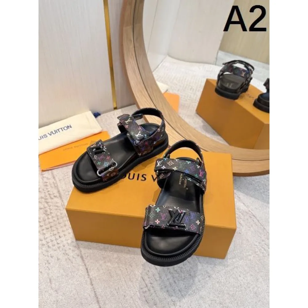 2025SS LOUIS VUITTON ルイヴィトン 着心地満足度100% レディースサンダル 商品画像 2