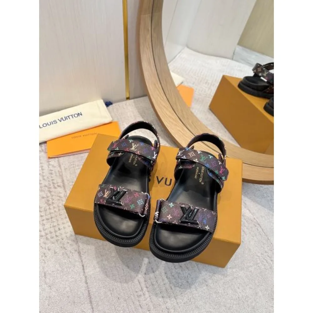2025SS LOUIS VUITTON ルイヴィトン 着心地満足度100% レディースサンダル 商品画像 3