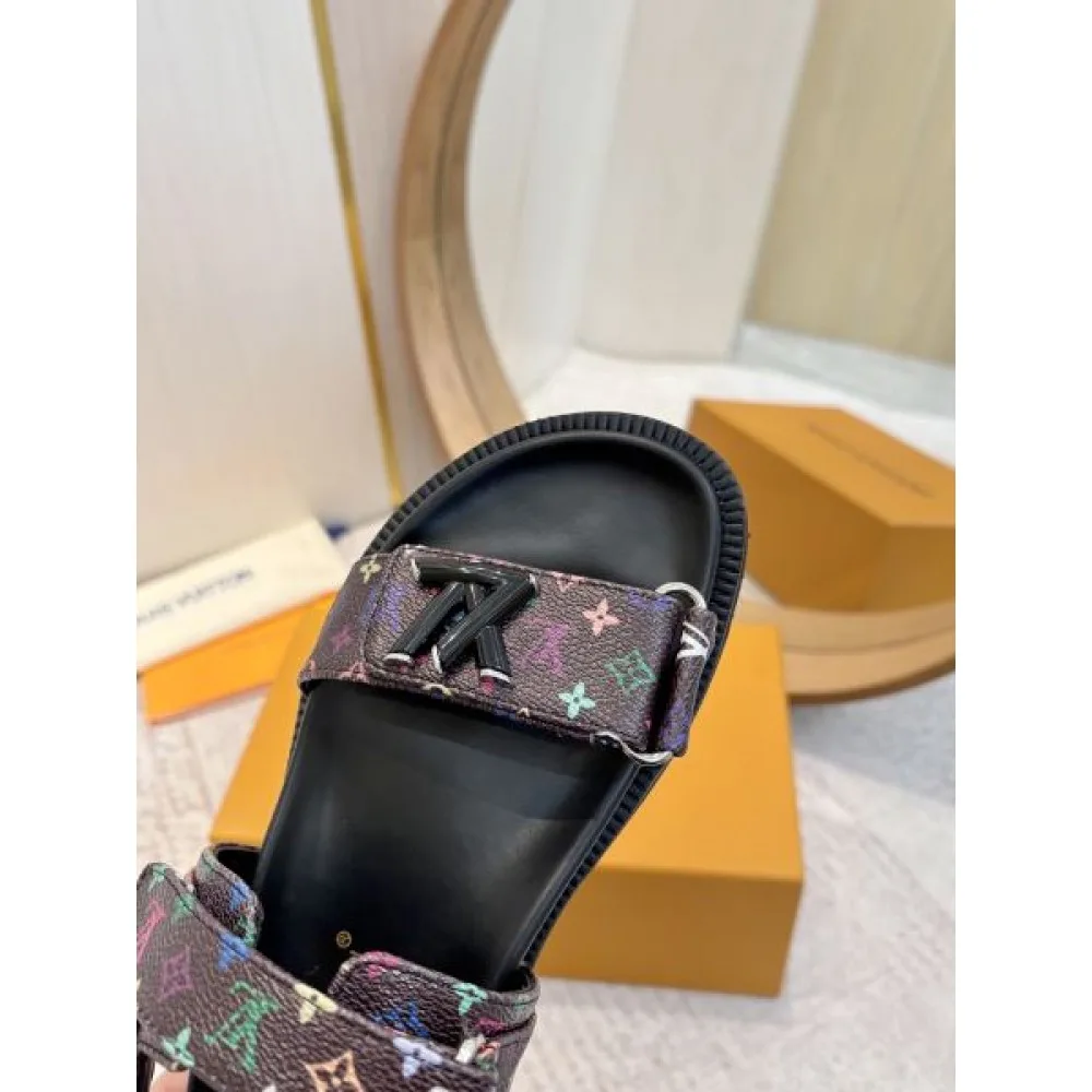 2025SS LOUIS VUITTON ルイヴィトン 着心地満足度100% レディースサンダル 商品画像 5