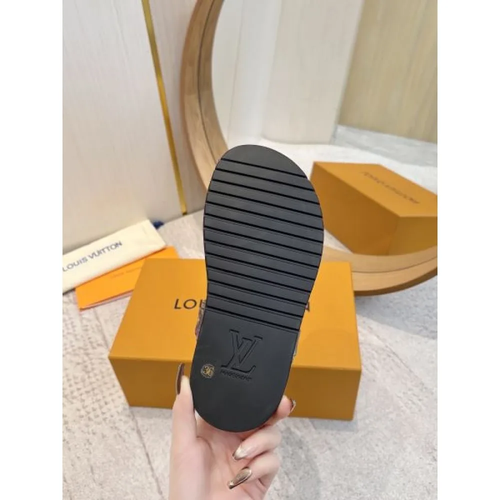 2025SS LOUIS VUITTON ルイヴィトン 着心地満足度100% レディースサンダル 商品画像 9