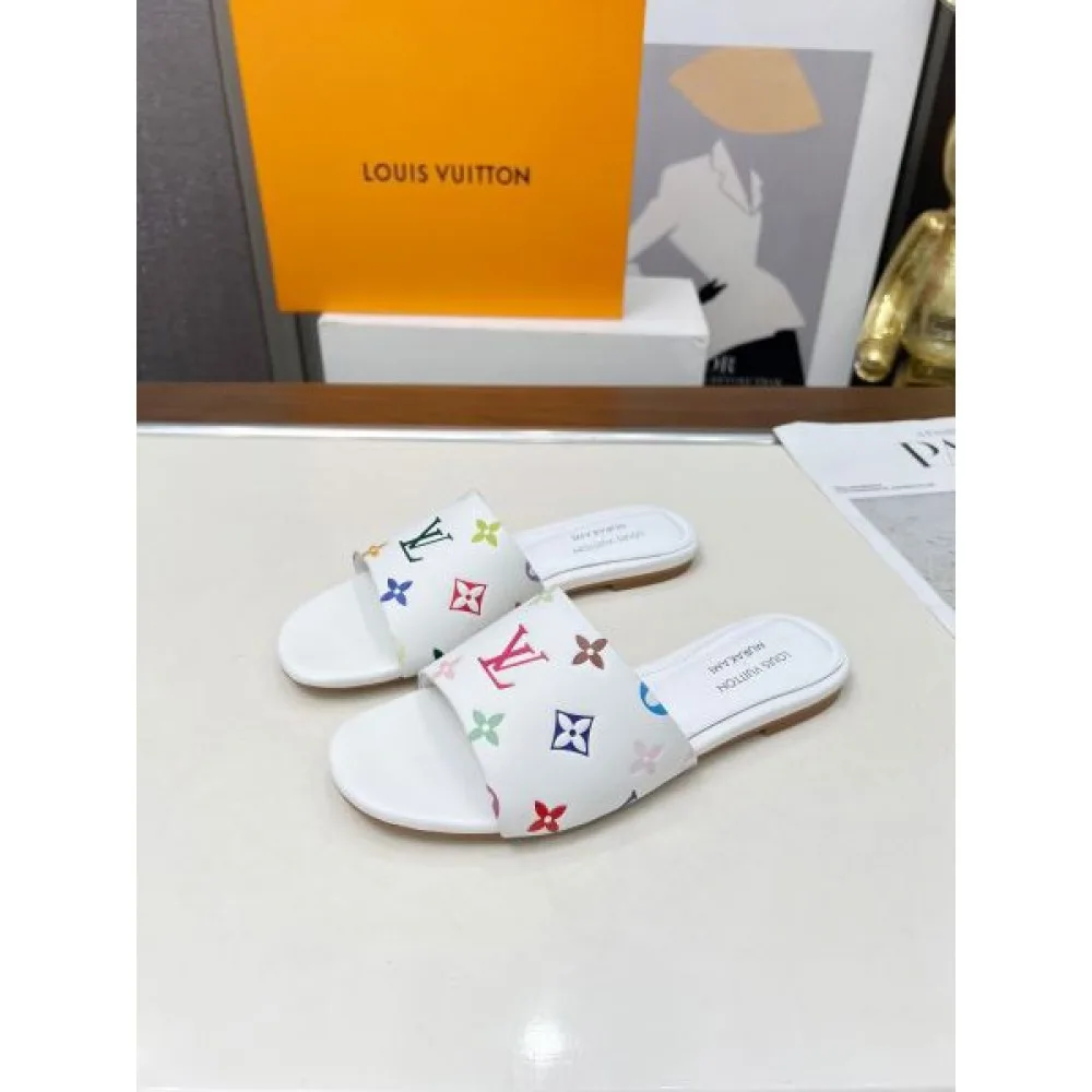 2025SS LOUIS VUITTON ルイヴィトン 爆発的人気再入荷 レディースサンダル 商品画像 5