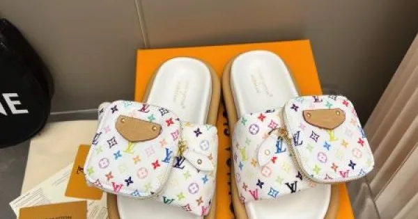 2025SS LOUIS VUITTON ルイヴィトン トレンドスタイル レディースサンダル 商品画像 11