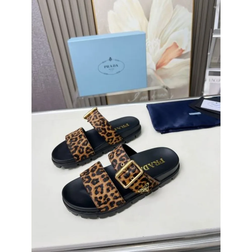 2025SS PRADA プラダ 流行の注目ブランド レディースサンダル 商品画像 1