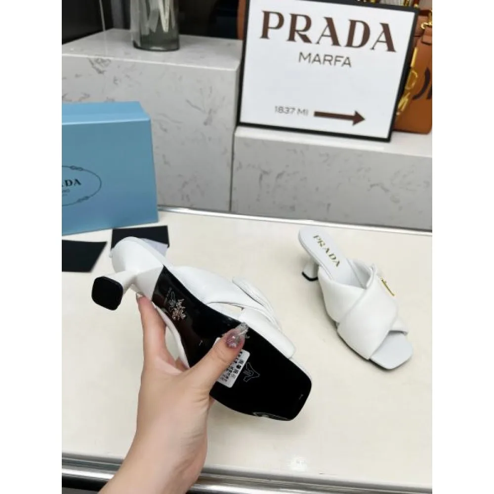 2025SS PRADA プラダ 超レアな入手困難品 レディースサンダル 商品画像 9