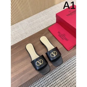 2025SS VALENTINO ヴァレンティノ 完売必須 レディースサンダル 商品画像 1