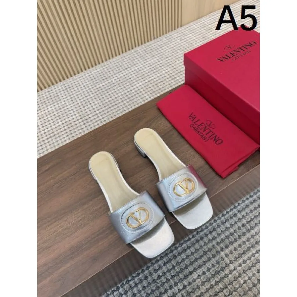 2025SS VALENTINO ヴァレンティノ 完売必須 レディースサンダル 商品画像 5