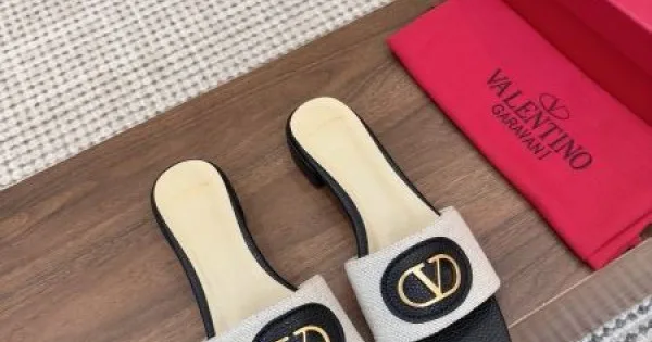 2025SS VALENTINO ヴァレンティノ 限定価格 レディースサンダル 商品画像 11