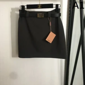 2025SS スカート MIU MIU ミュウミュウ 半額SALE入手困難 商品画像 1