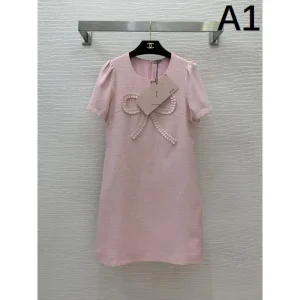MIU MIU ミュウミュウ 2025SS カッコ良くキあります ワンピース 商品画像 1