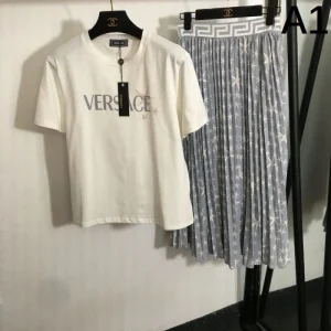 2025SS 上下セット VERSACE ヴェルサーチェ オンライン限定商品 商品画像 1