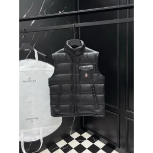 2025FW MONCLER モンクレール カジュアル映えデザイン ダウンジャケット 商品画像 1