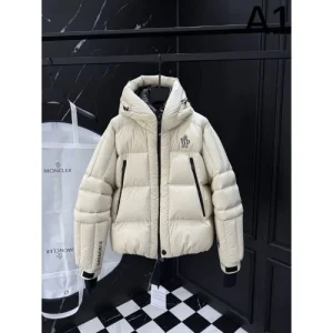 2025FW MONCLER モンクレール 贈り物にも最適な一着 ダウンジャケット 商品画像 1