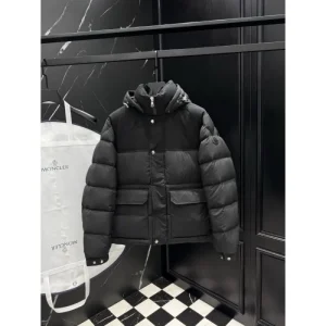 2025FW MONCLER モンクレール 【激安】高級感モデル ダウンジャケット 商品画像 1